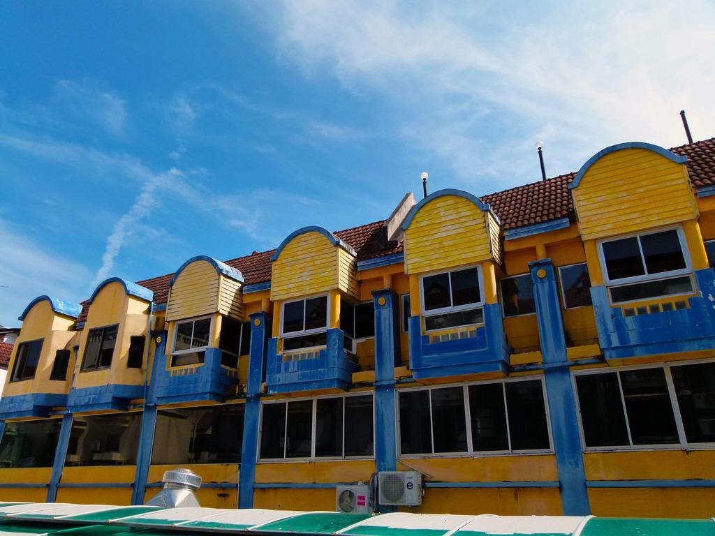 Aquarius Gay Guesthouse & Sauna Patong Ngoại thất bức ảnh