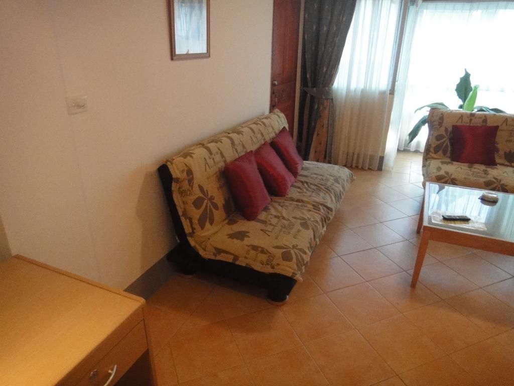 Aquarius Gay Guesthouse & Sauna Patong Phòng bức ảnh
