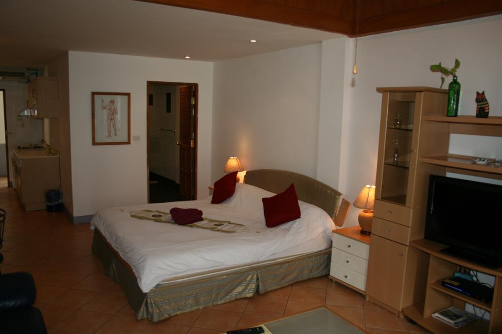 Aquarius Gay Guesthouse & Sauna Patong Ngoại thất bức ảnh