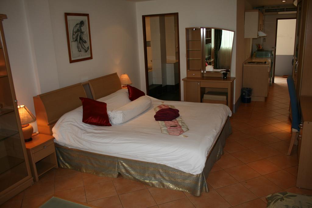 Aquarius Gay Guesthouse & Sauna Patong Phòng bức ảnh