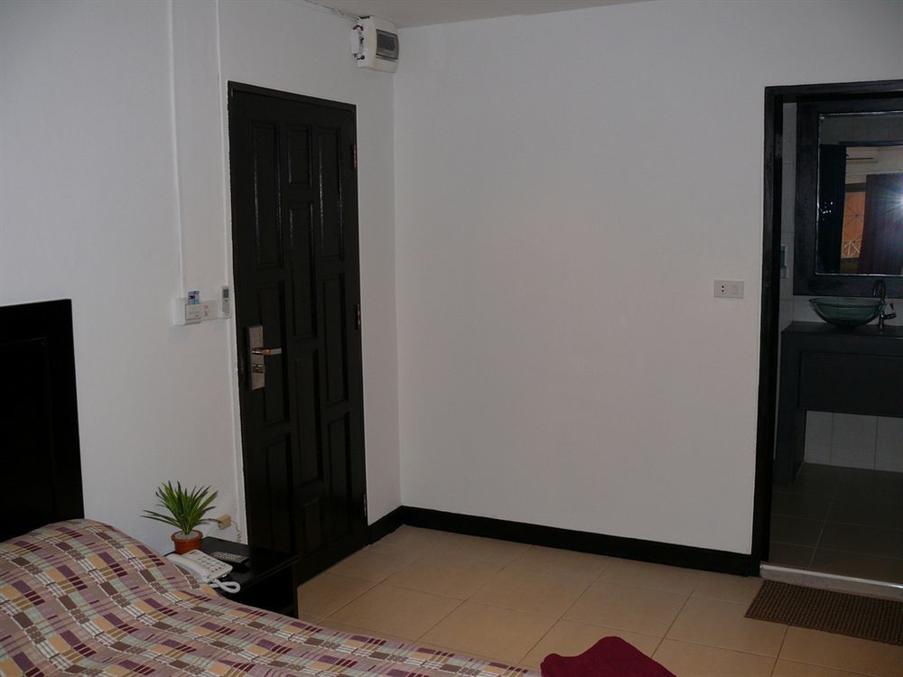Aquarius Gay Guesthouse & Sauna Patong Ngoại thất bức ảnh