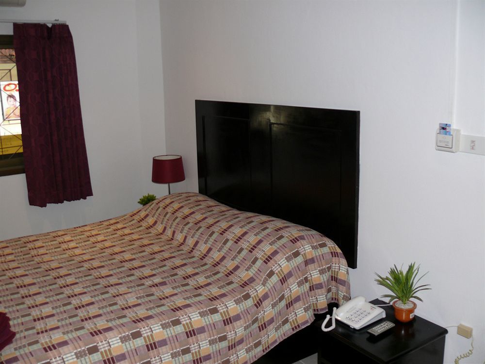 Aquarius Gay Guesthouse & Sauna Patong Ngoại thất bức ảnh